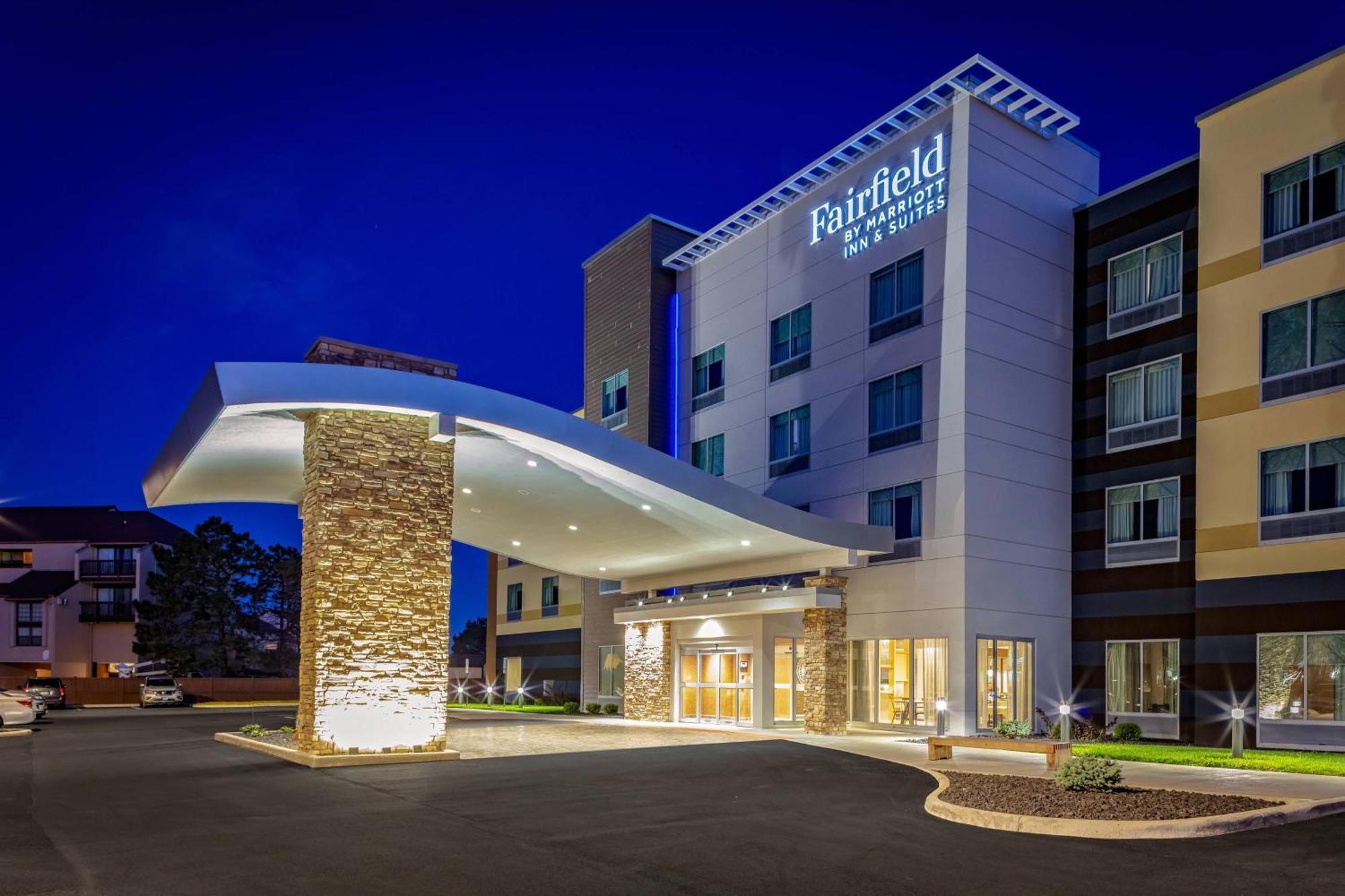 Fairfield By Marriott Port Clinton Waterfront Hotel Exterior photo